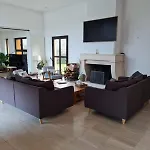 La Bredi Proche De Bordeaux Avec Piscine Et La Brede