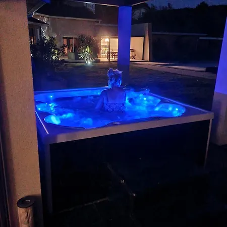 Avec Piscine Et Sur La Route Des Vins