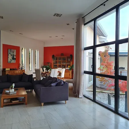 La Bredi Proche De Bordeaux Avec Piscine Et La Brede