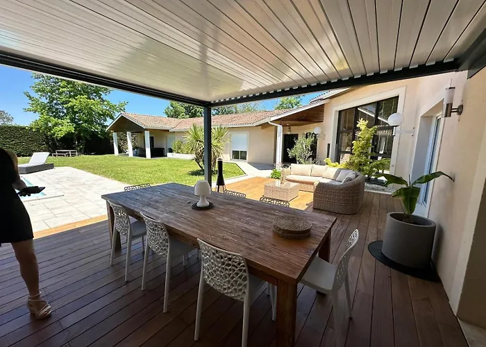 La Bredi Proche De Bordeaux Avec Piscine Et