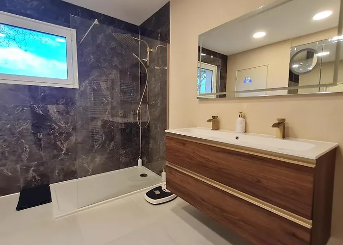 La Bredi Proche De Bordeaux Avec Piscine Et